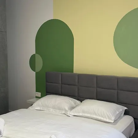 Comfort 2br With Lush Living Apartment