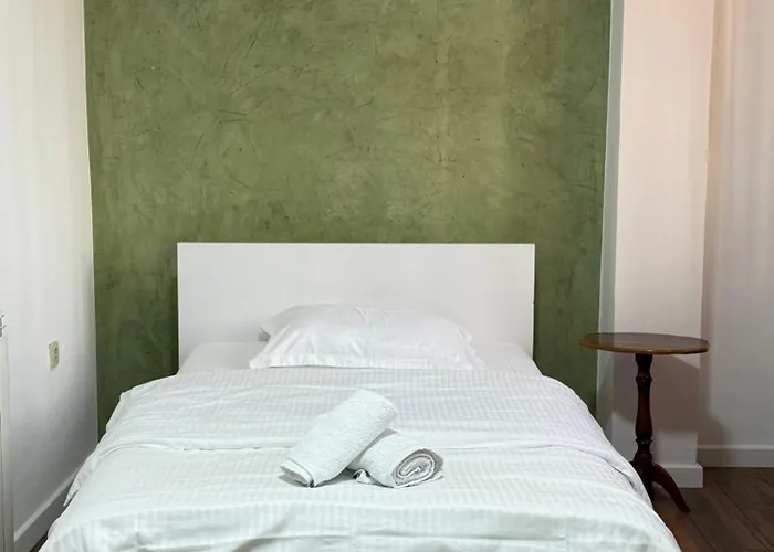 Comfort 2br With Lush Living Appartement *
